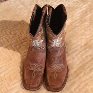 Size 1.5 Pecks Bill cross cowgirl boots